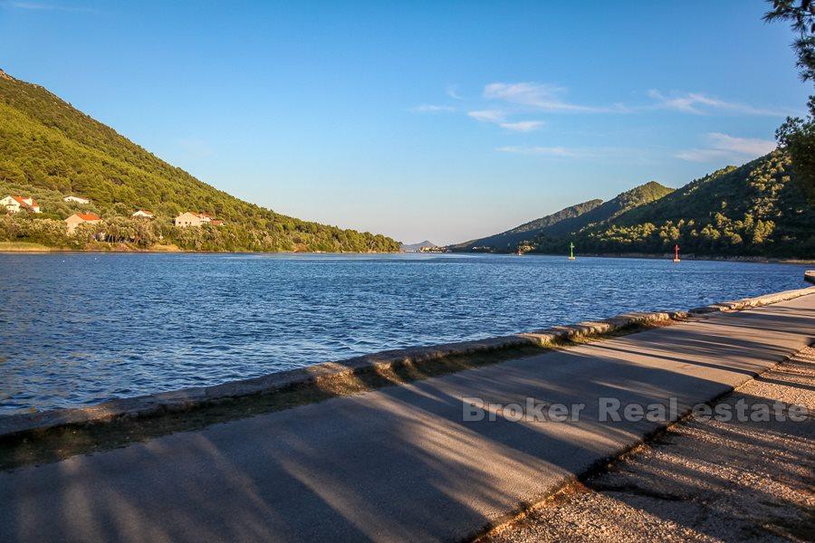 Building land plot by the sea, for sale