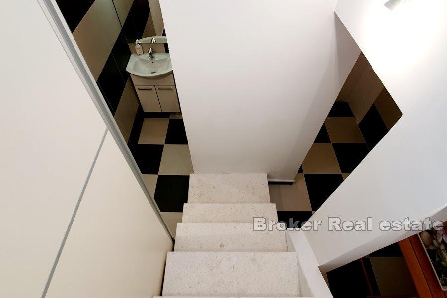 Meje, mieszkanie - powierzchnia biurowa