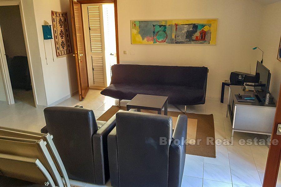 Очаровательный дом с бассейном, на продажу