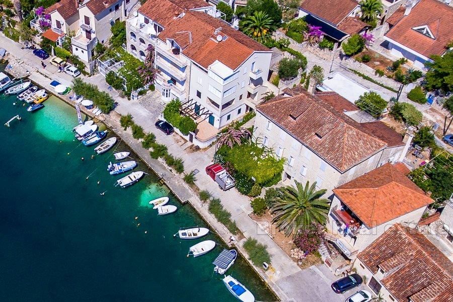 Dvije jedinice u kamenoj kući, na prodaju