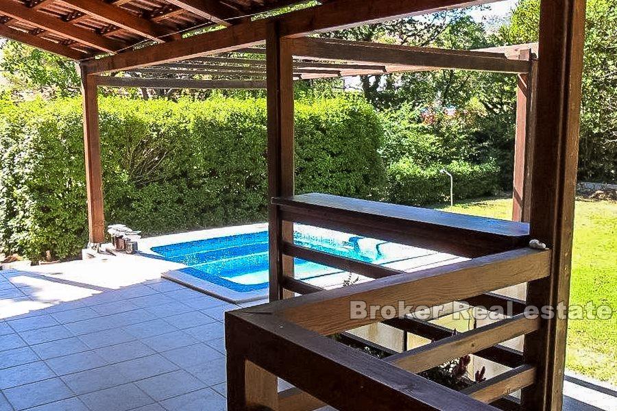 Detached house with a nice garden, for sale