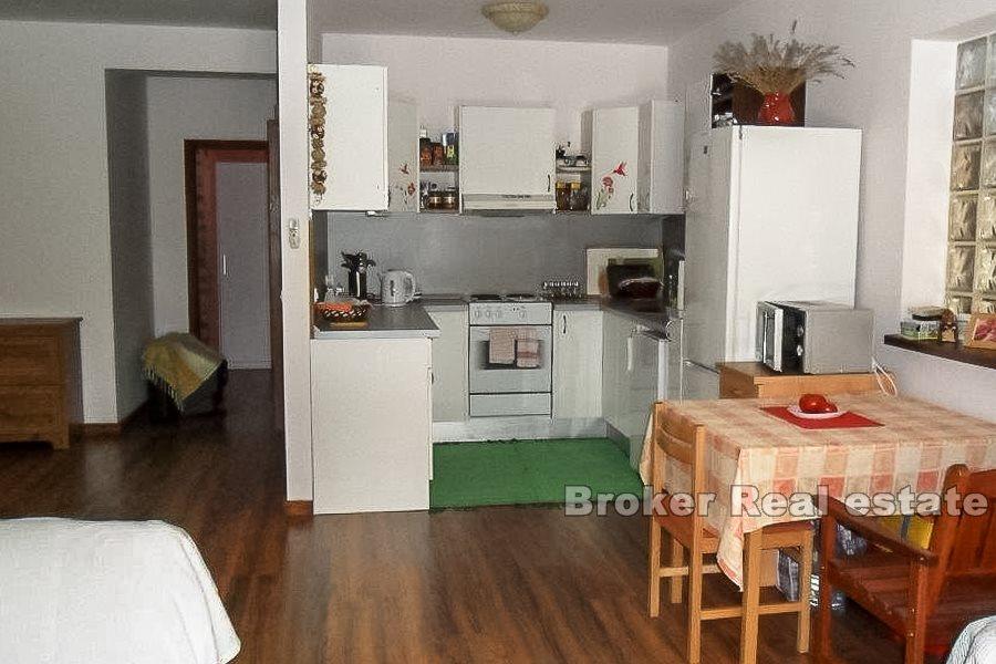 Detached house with a nice garden, for sale