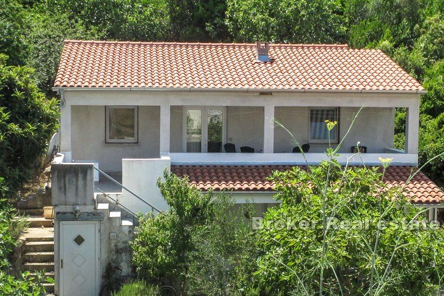 Detached house with the sea view, on sale