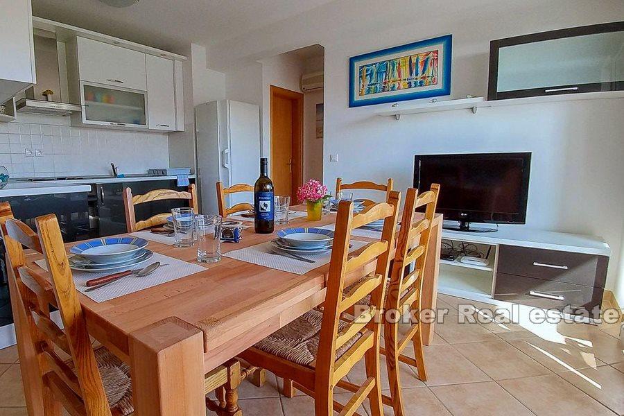 Trzypokojowe mieszkanie na dwóch piętrach, na sprzedaż