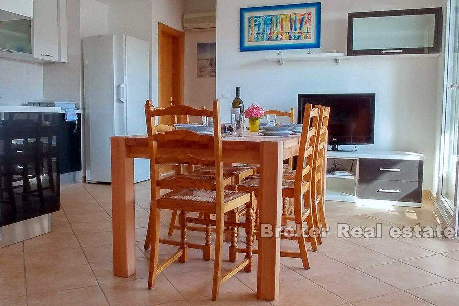 Trzypokojowe mieszkanie na dwóch piętrach, na sprzedaż