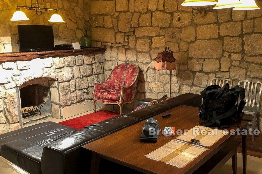 Propriété intéressante au coeur de la vieille ville, à vendre