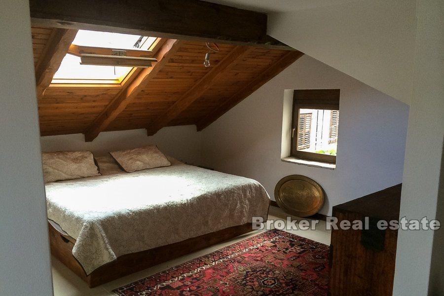 Propriété intéressante au coeur de la vieille ville, à vendre