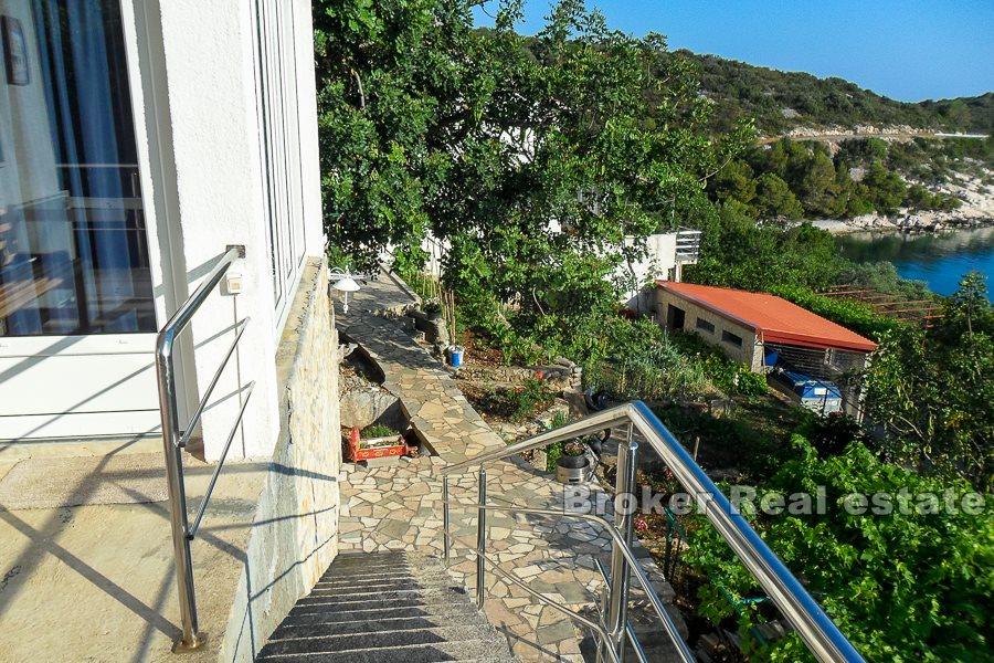 Detached house with a beautiful bay view, for sale