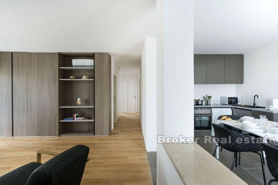 Novoizgrađeni apartmani u blizini mora