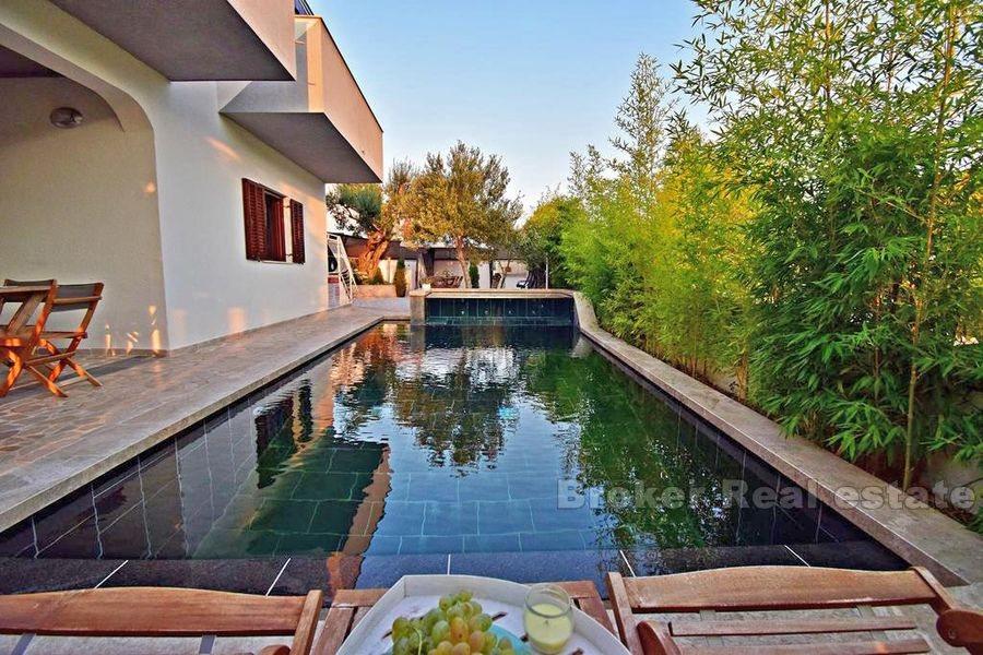 Maison individuelle avec piscine