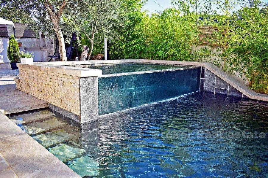 Maison individuelle avec piscine