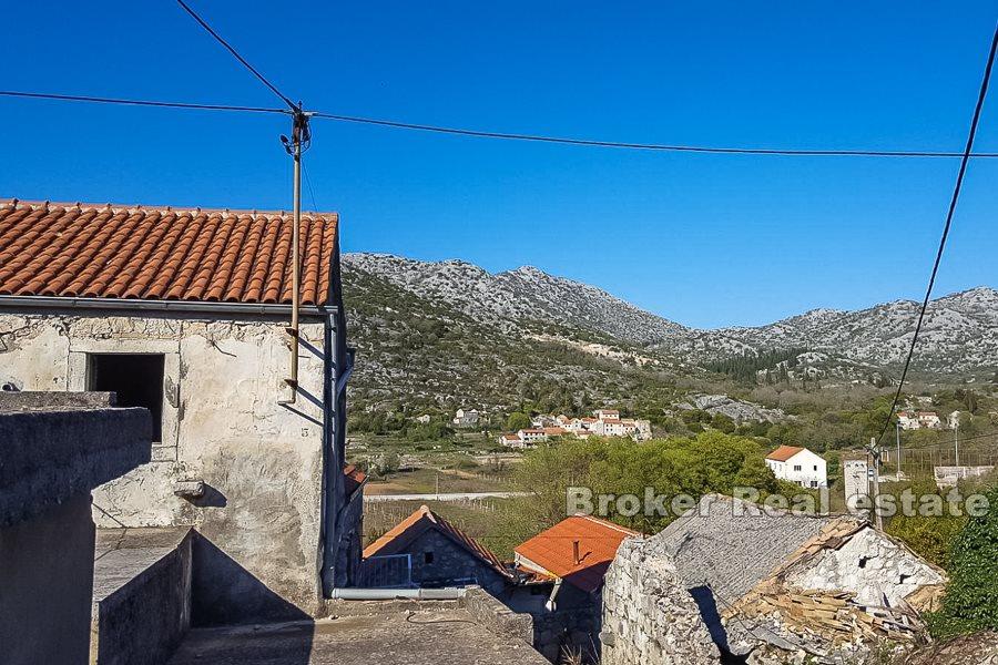 Dvojna ruševna kamena kuća, na prodaju