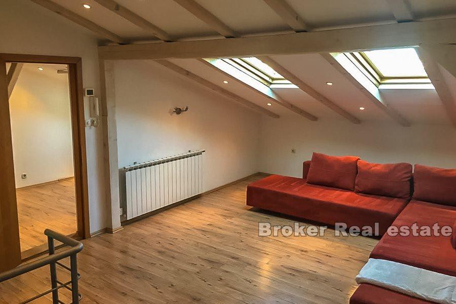 Apartament z jedną sypialnią na dwóch piętrach, na sprzedaż