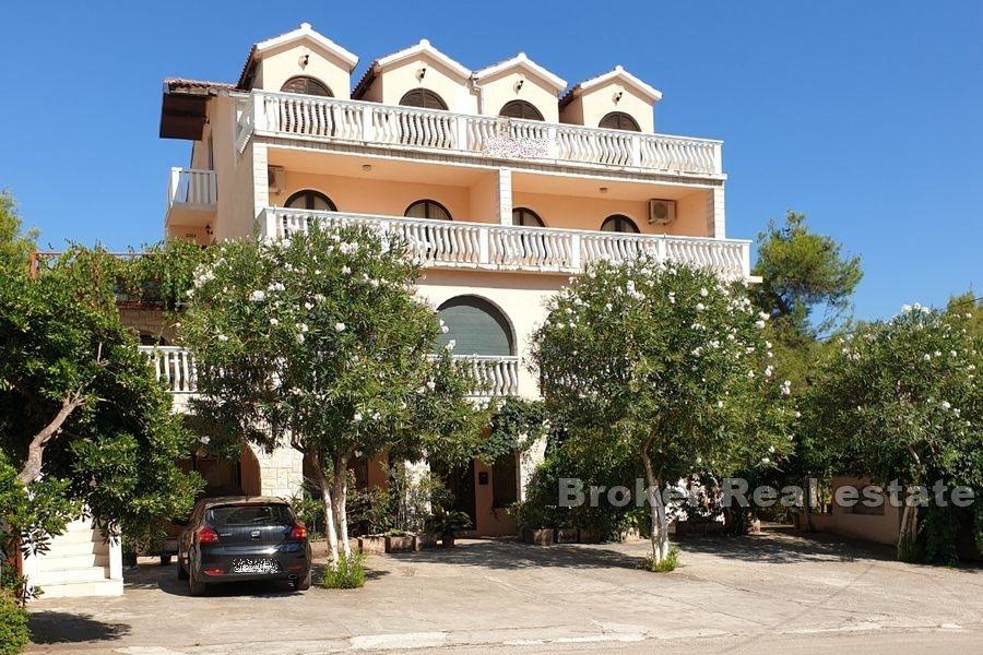 Apartment house with sea view