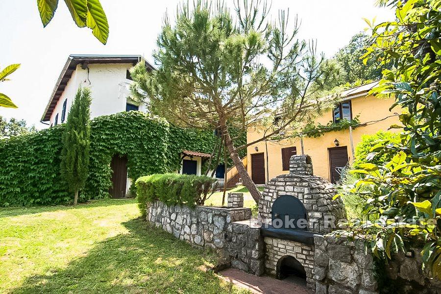 Samostojeća kuća sa zemljištem, na prodaju