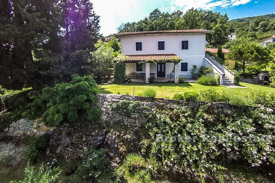 Samostojeća kuća sa zemljištem, na prodaju