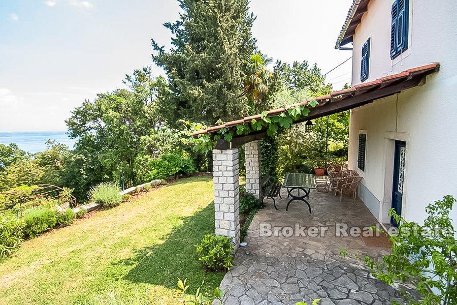 Detached house with land, for sale