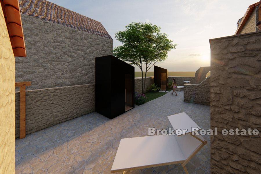 Na sprzedaż dwa kamienne domy