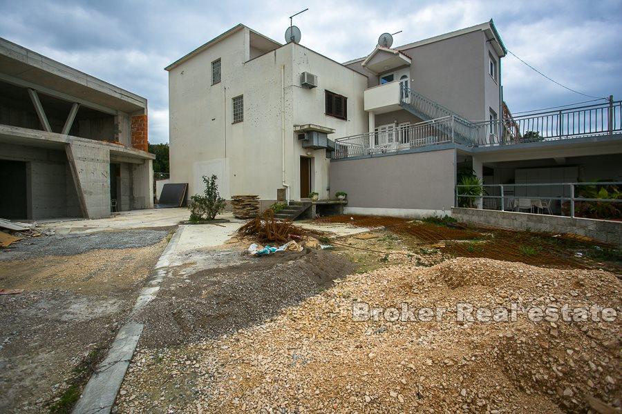 Semi-detached house near the sea, for sale