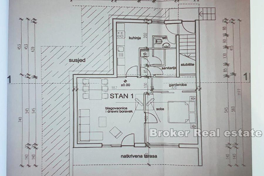 Tomannsbolig nær sjøen, til salgs