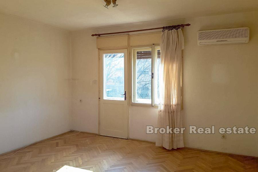 Four bedroom apartment, quiet location, Spinut