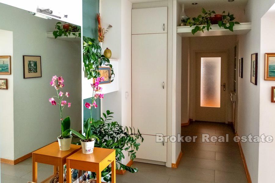 Luxury apartment with sea view, Meje