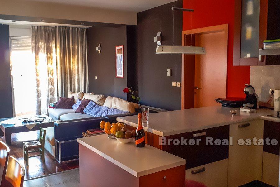 Appartement spacieux, avec vue sur la mer, à vendre