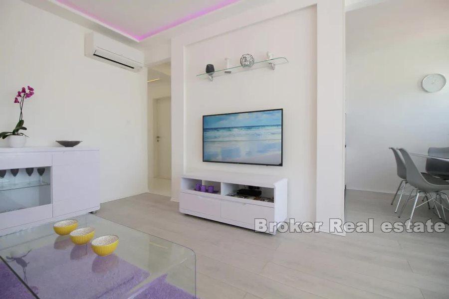 Nowocześnie urządzone mieszkanie z dwiema sypialniami, na sprzedaż