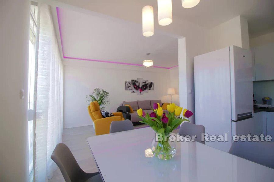 Nowocześnie urządzone mieszkanie z dwiema sypialniami, na sprzedaż