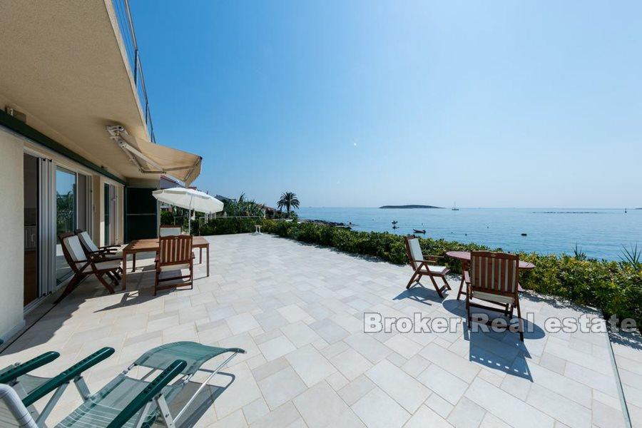 Schönes Haus in der ersten Reihe zum Meer