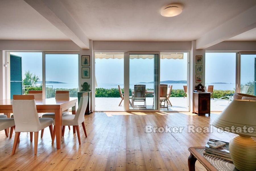 Schönes Haus in der ersten Reihe zum Meer