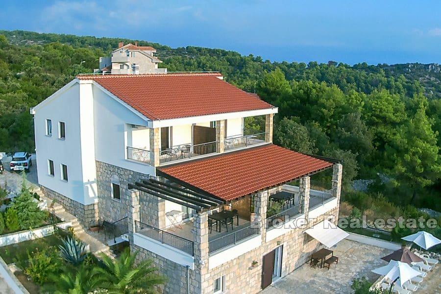 Palazzina con vista mare