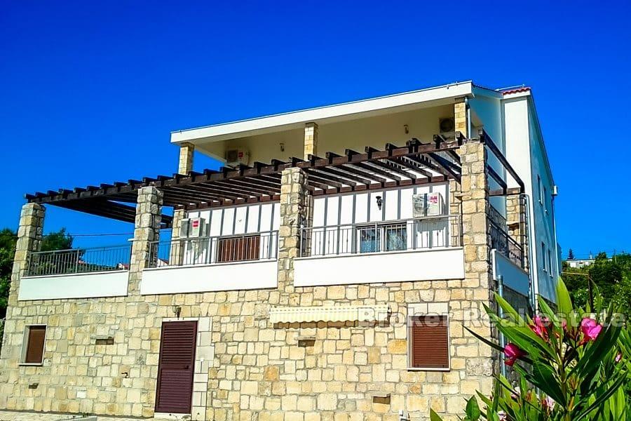 Palazzina con vista mare