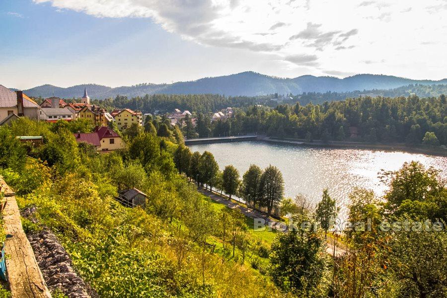 House in a row, with lake view