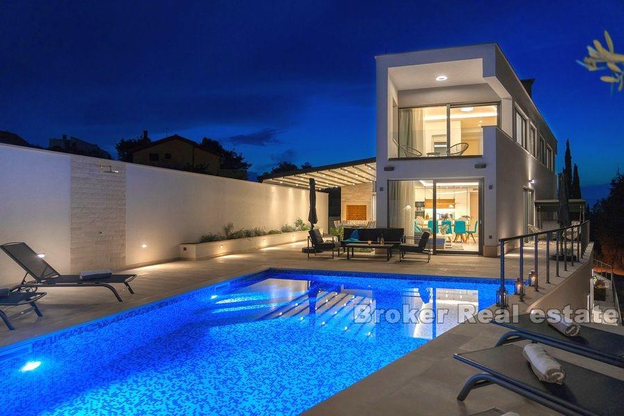 Modern newly built villa with pool