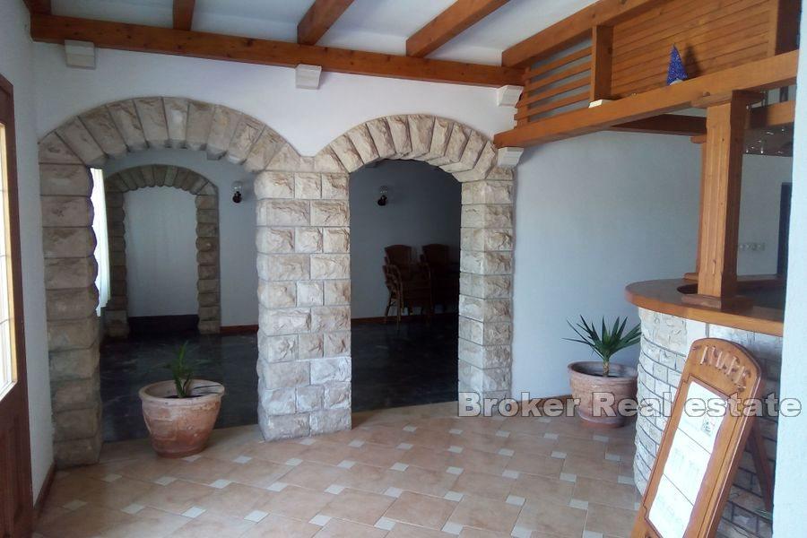 Litet hotell vid havet