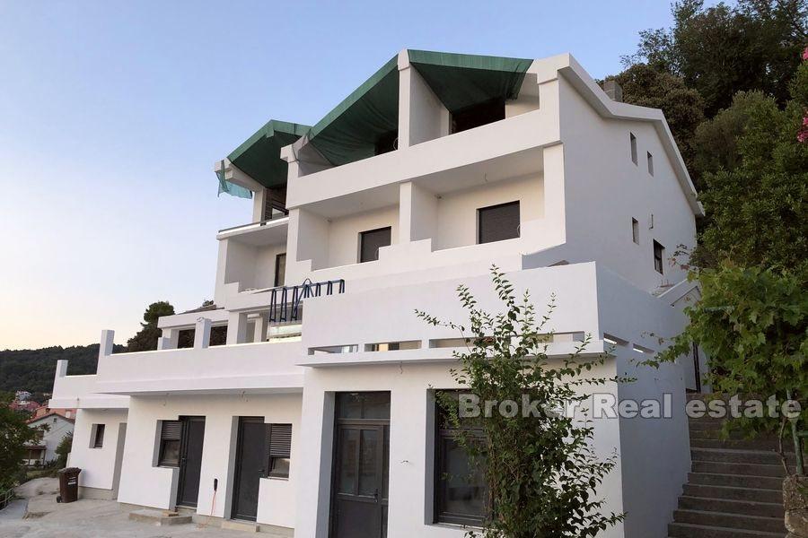 Apartment house with sea view