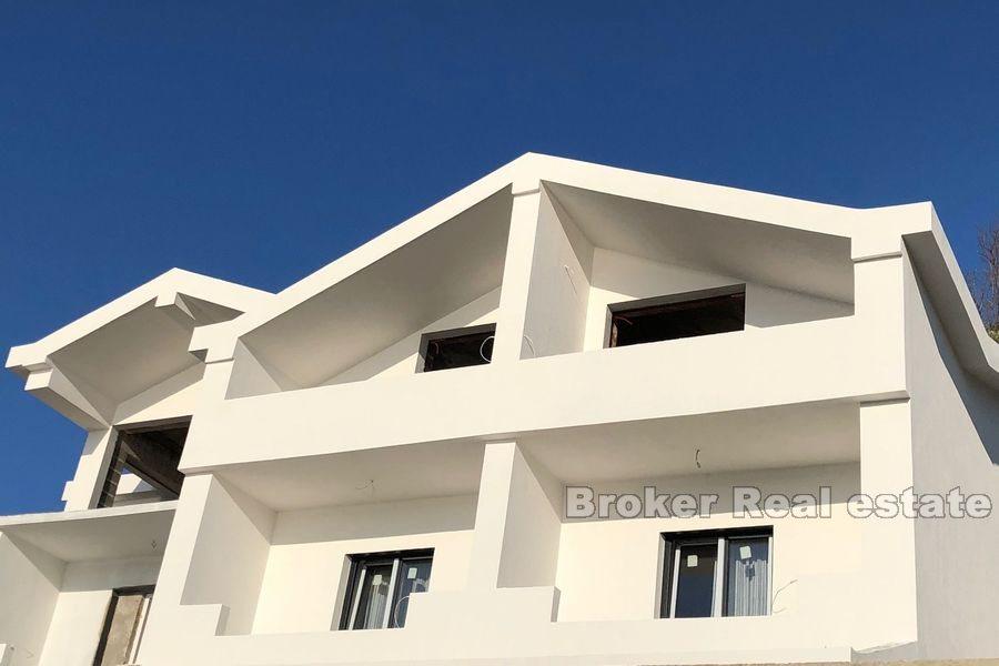 Apartment house with sea view