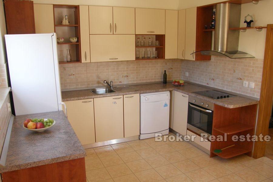 Парный дом на двух этажах