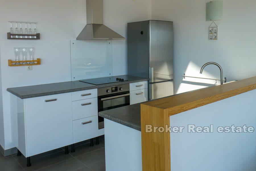 Nowoczesny apartament z dwiema sypialniami i widokiem na morze