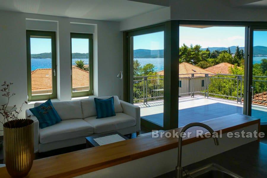 Apartment house with sea view