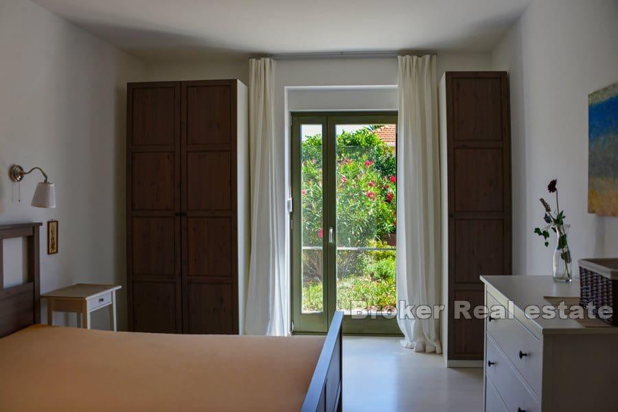 Apartment house with sea view