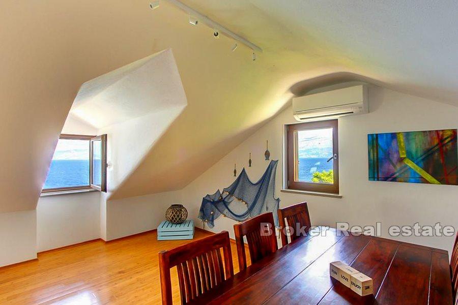 Novouređen dvosoban apartman s pogledom na more