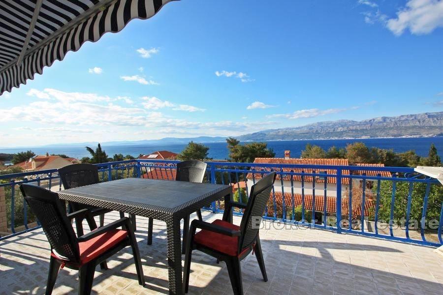 Semi-detached house with three apartments