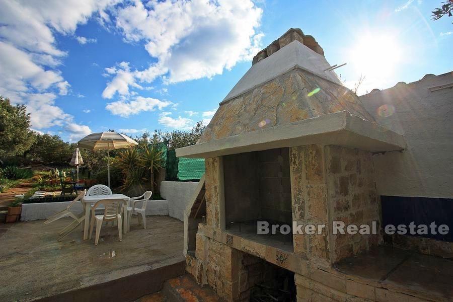 Semi-detached house with three apartments