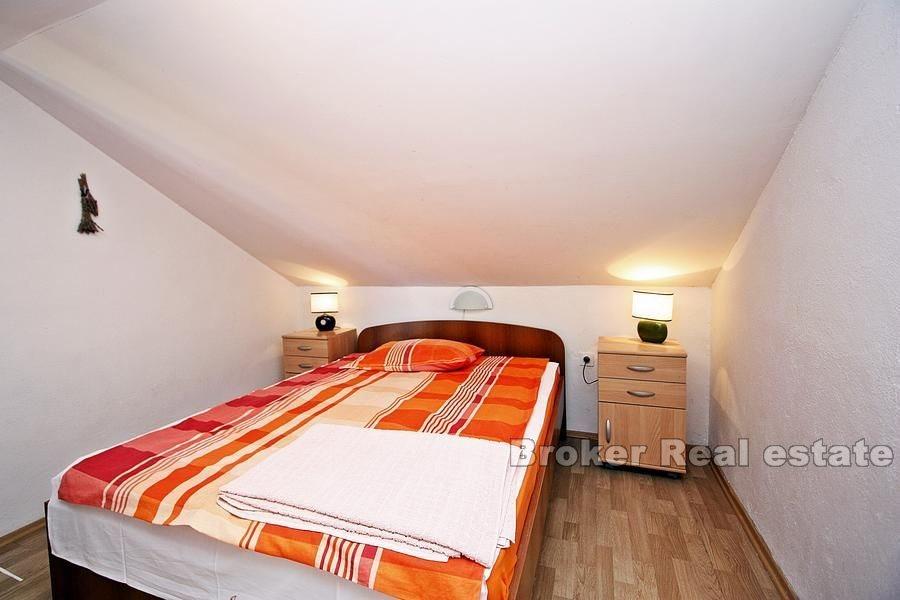 Semi-detached house with three apartments