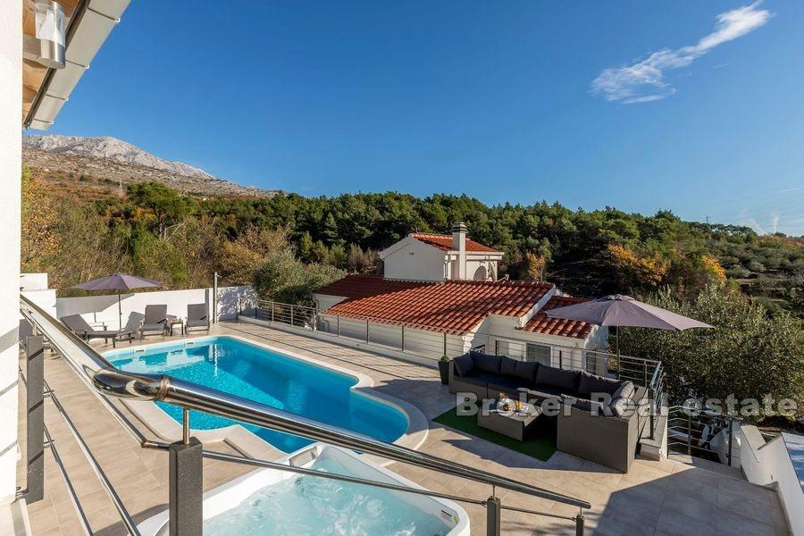 Newly built villa with pool