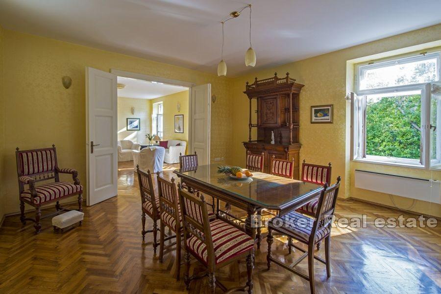 Villa en pierre avec piscine et vue mer, Meje