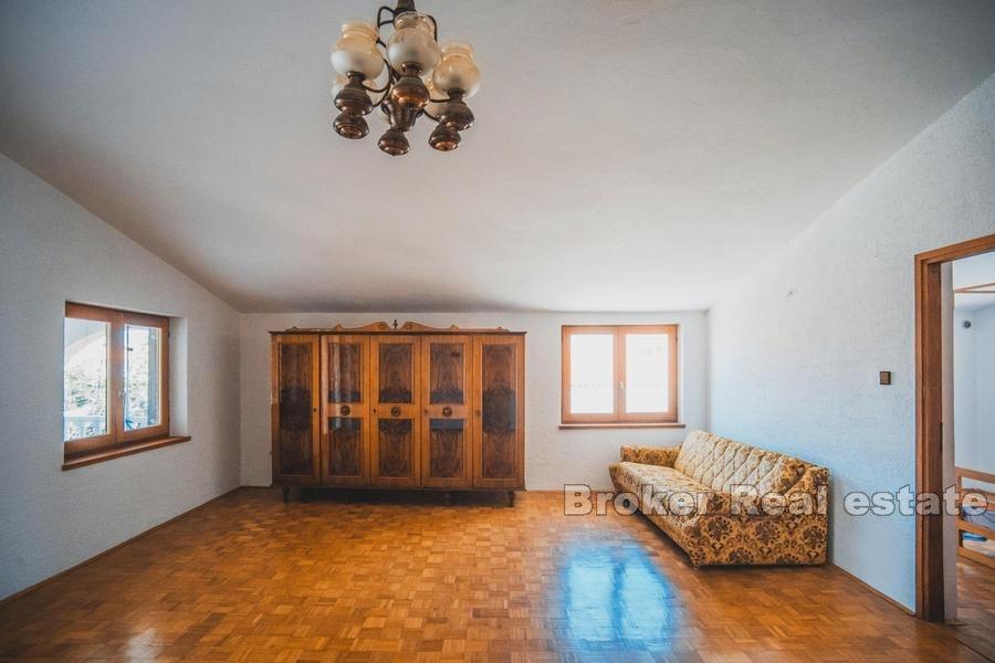 Samostojeća kuća s vrtom