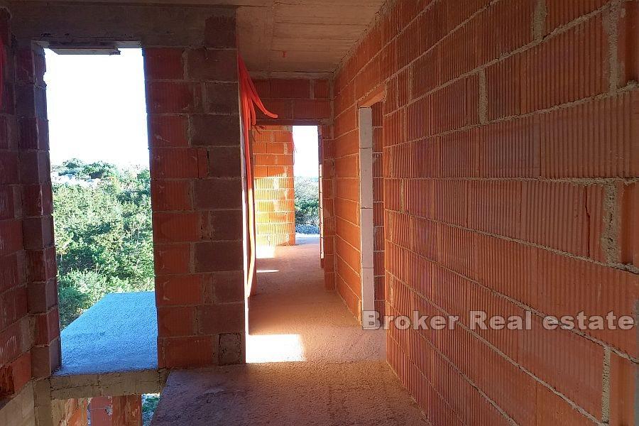 Vila s bazénem ve výstavbě